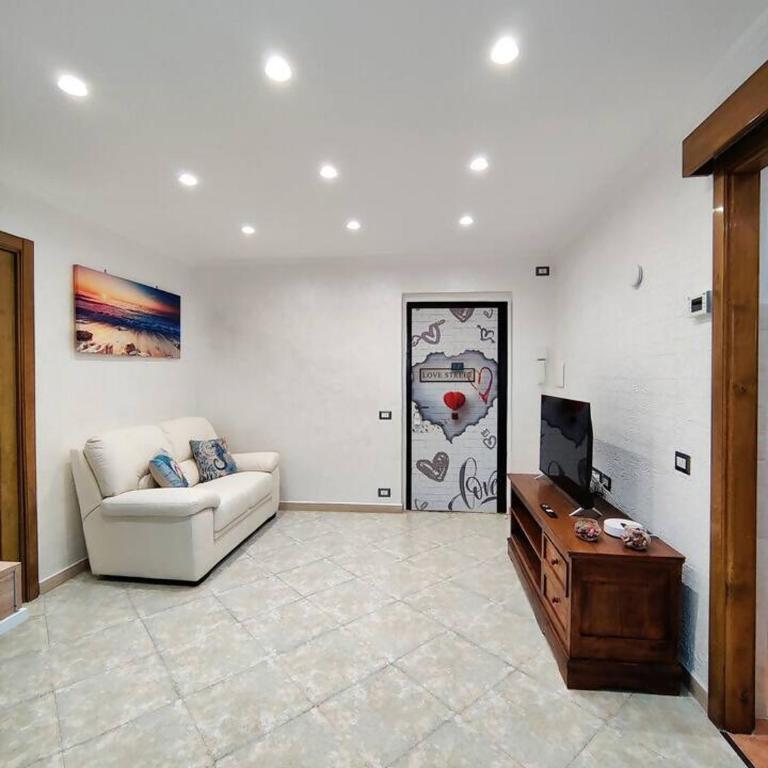 Elegant Seafront Apartment in Ostia | Beach Access - Appartamento con 2 Camere da Letto, Balcone e Vista mare - 28