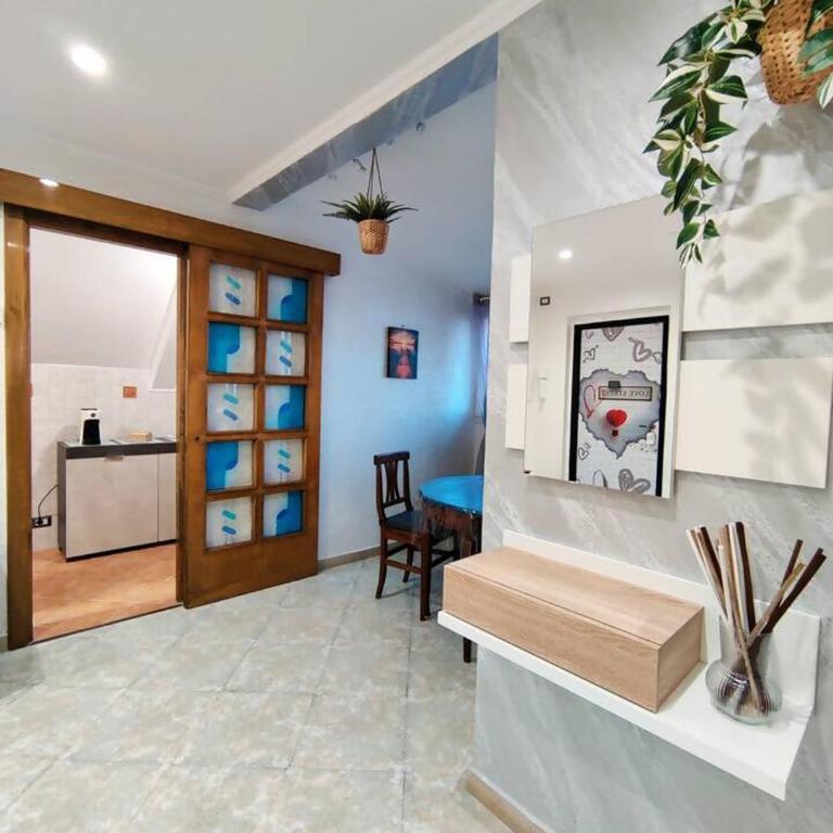 Elegant Seafront Apartment in Ostia | Beach Access - Appartamento con 2 Camere da Letto, Balcone e Vista mare - 30