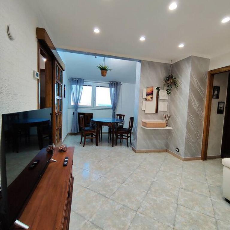 Elegant Seafront Apartment in Ostia | Beach Access - Appartamento con 2 Camere da Letto, Balcone e Vista mare - 32