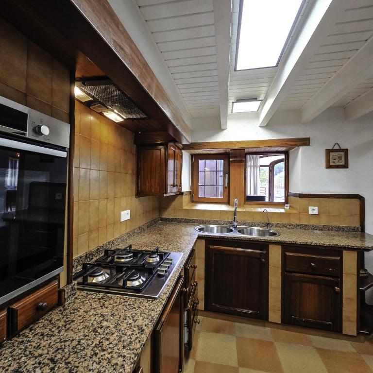 Can Negri Grand - Three-Bedroom House - 37