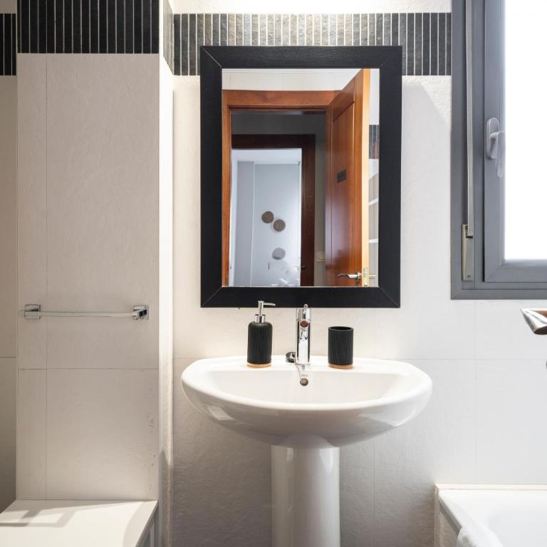 EnjoyGranada Sky Penthouse Luxury 3BR, Pool and Amazing Views - Three-Bedroom Premium Apartment - 16