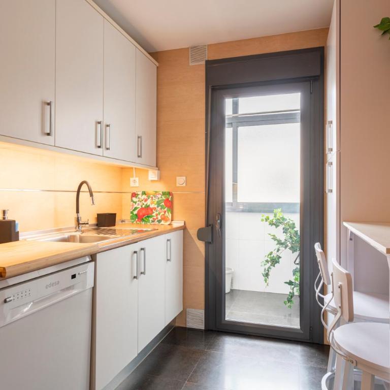 EnjoyGranada Sky Penthouse Luxury 3BR, Pool and Amazing Views - Three-Bedroom Premium Apartment - 50