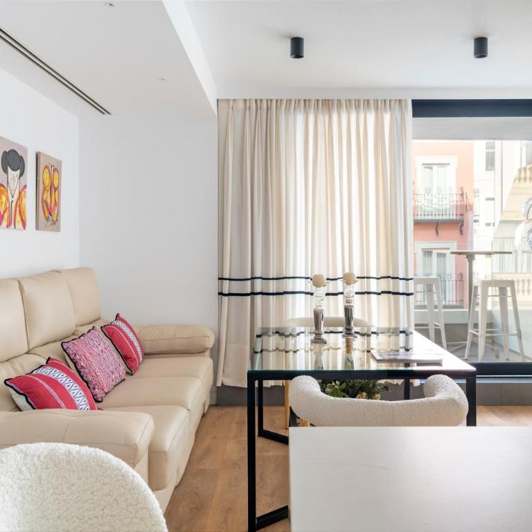 Alohamundi San Pablo - Two-Bedroom Apartment with Balcony - 17