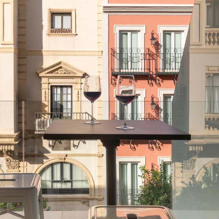Alohamundi San Pablo - Two-Bedroom Apartment with Balcony - 20