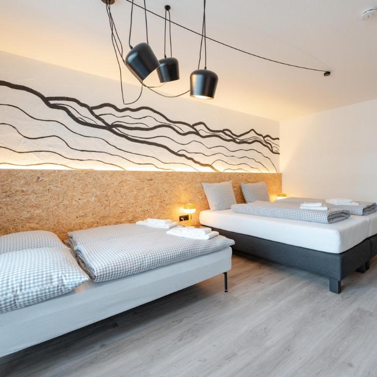 Weitnau Stays - Hotel & Hostel - Doppelzimmer mit Balkon - 5