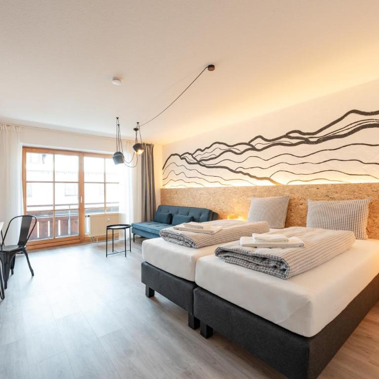 Weitnau Stays - Hotel & Hostel - Doppelzimmer mit Balkon - 3