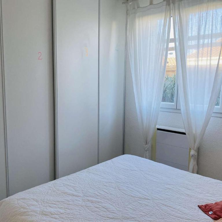 SP340-007 Mais 4 pièces 6 couchages SAINT PIERRE LA MER - Three-Bedroom House - 13