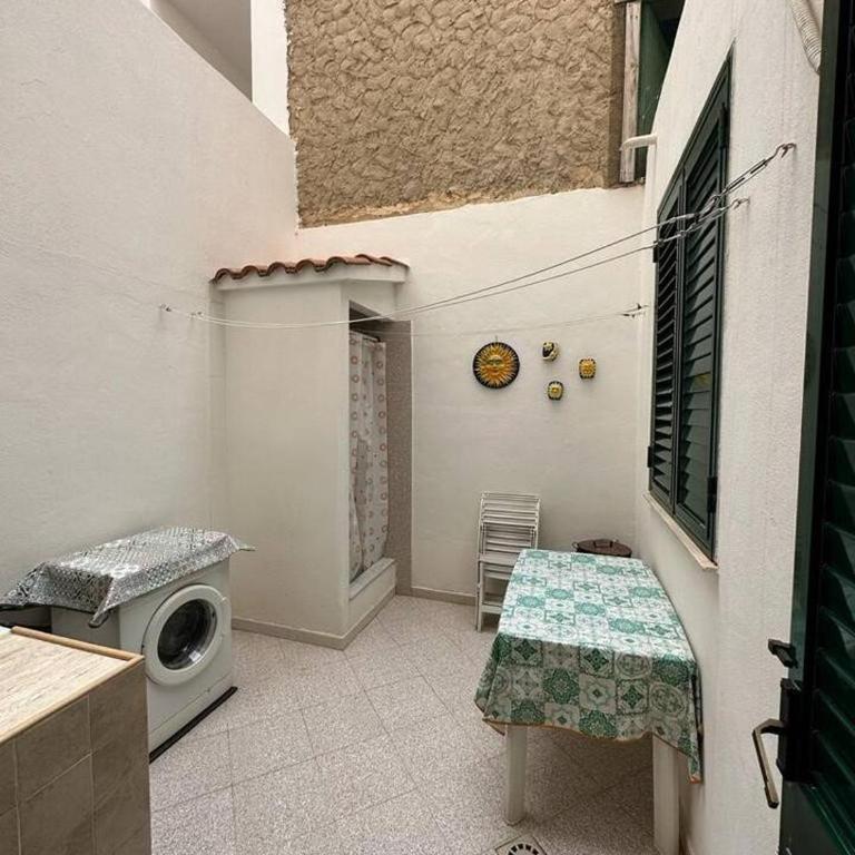 Isolé House - Two-Bedroom House - 14
