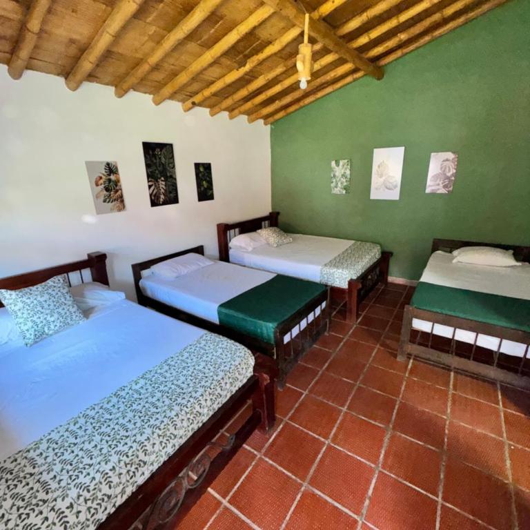 Finca Hotel Cabaña Fercho - Habitación Familiar con baño privado - 16