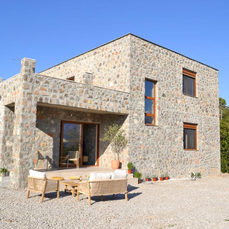 Casa Del Sol - Modern stone villa with private pool in Lustica - Villa with Private Pool - 1