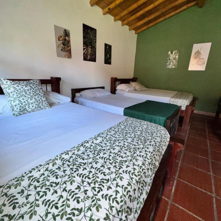 Finca Hotel Cabaña Fercho - Habitación Familiar con baño privado - 14