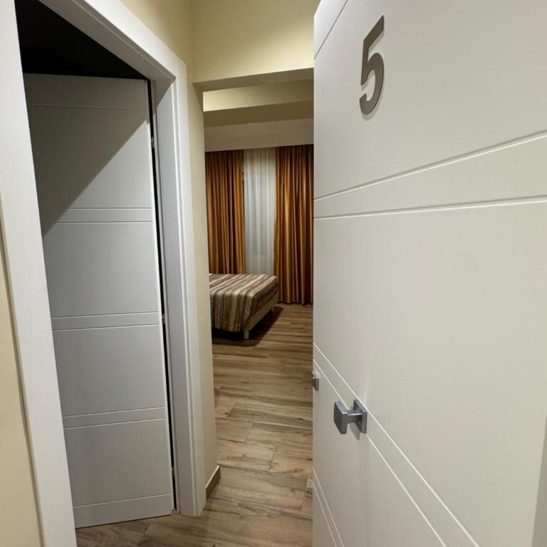 Lepanto Central - Deluxe Triple Room - 6
