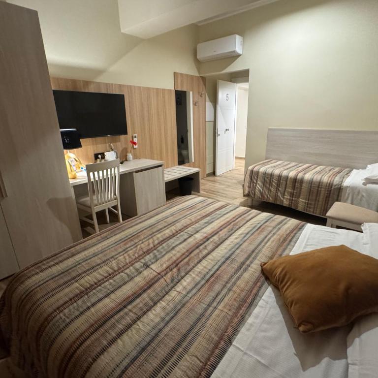 Lepanto Central - Deluxe Triple Room - 1