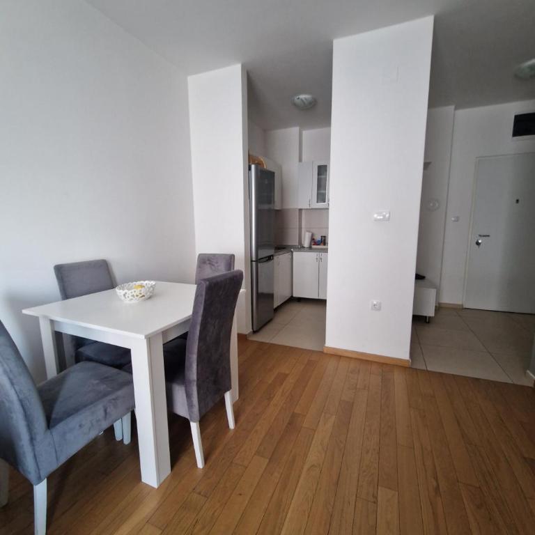 Apartmani Stan na dan 34 - Apartman s 1 Spavaćom Sobom i Balkonom - 5