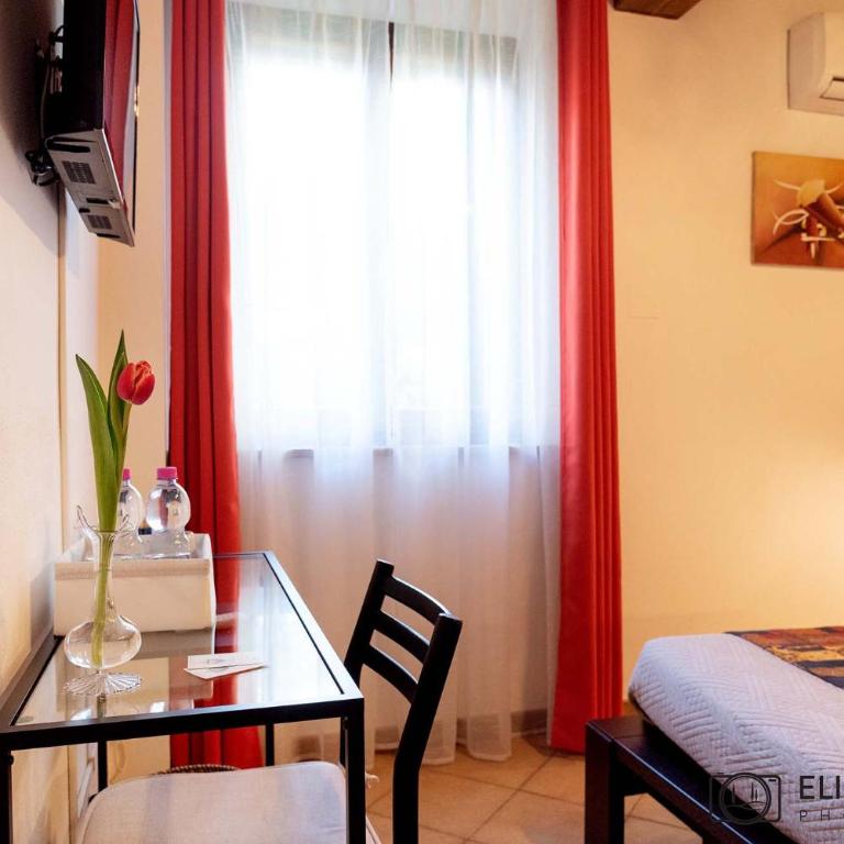 Pit Stop - Deluxe Room - 11