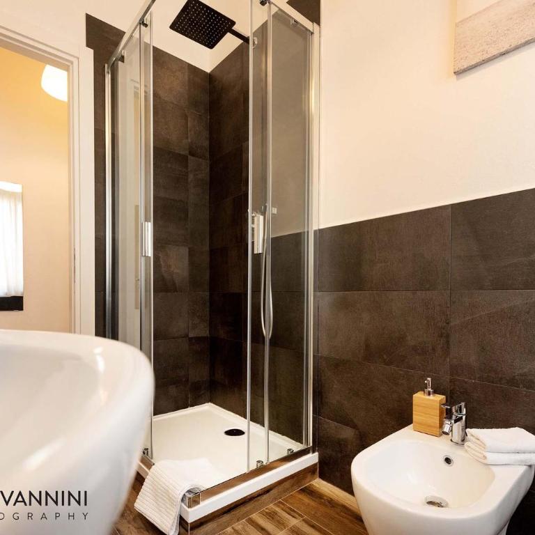 Pit Stop - Large Double Room - 17