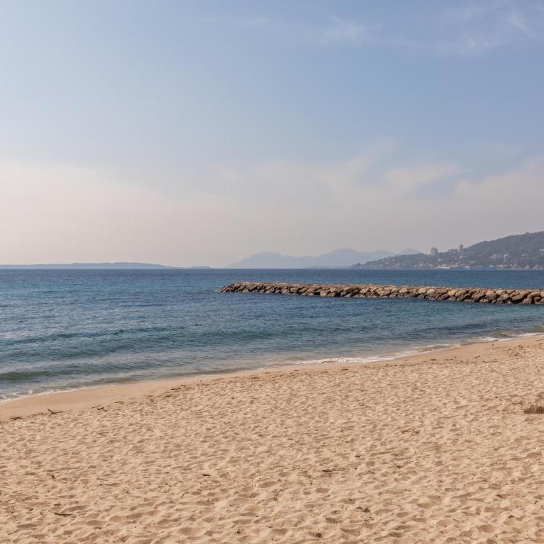 Eden docteur HOCHET 100 m des plages 3 couchages ou 4 si 2 enfants - Appartement - 2
