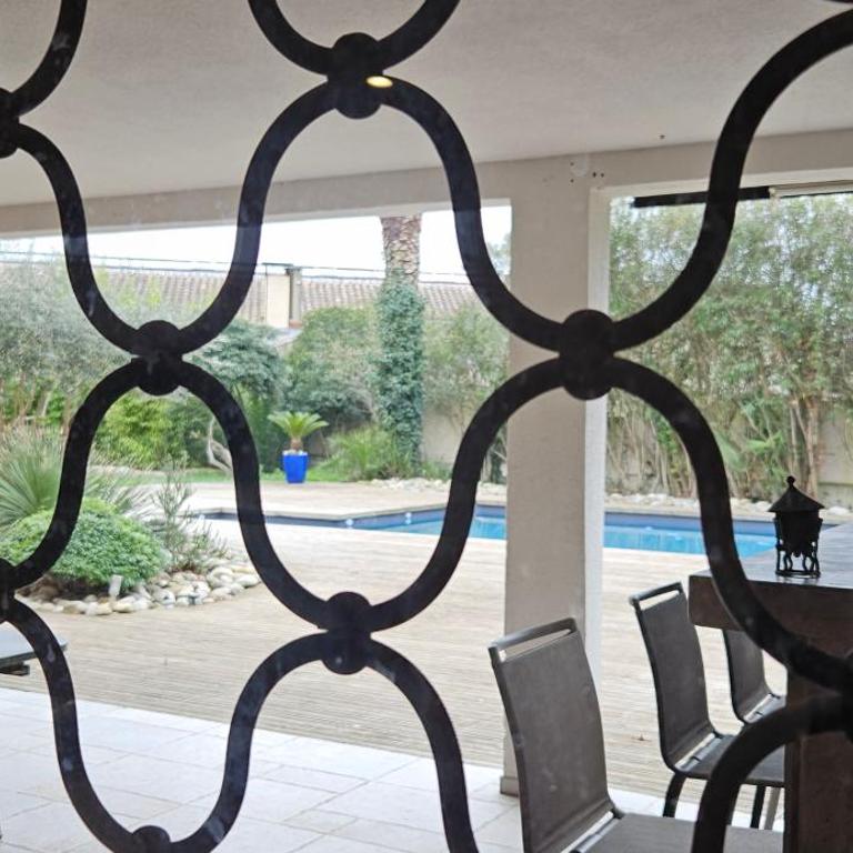 Le Clos Saint Jean, vue Cité, piscine et parking - Studio mit Poolblick - 38