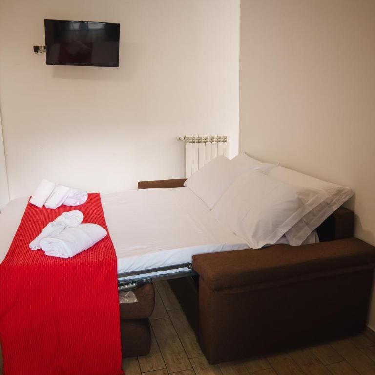 SEVENTEEN BLACK APARTMENT -With garden and private parking just 5 minutes walk from the historic center - Two-Bedroom Apartment - 9
