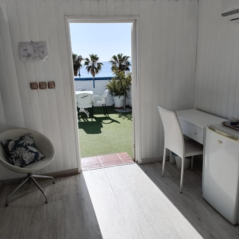 Guadalupe Hostal By Torremolinos On-line - Habitación Doble Superior con terraza - 10