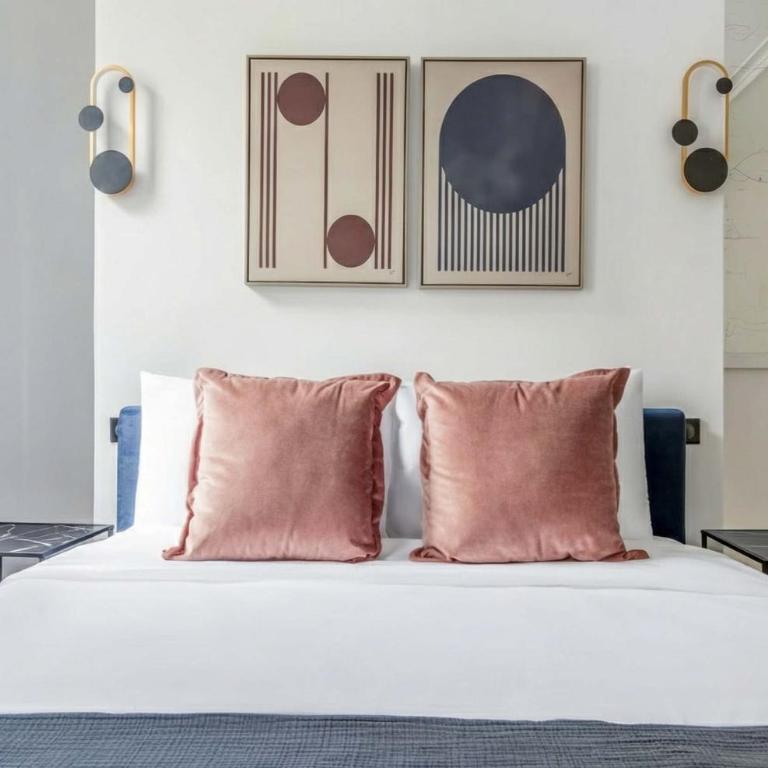 Golden Triangle AC by Melvane - Apartment - 1