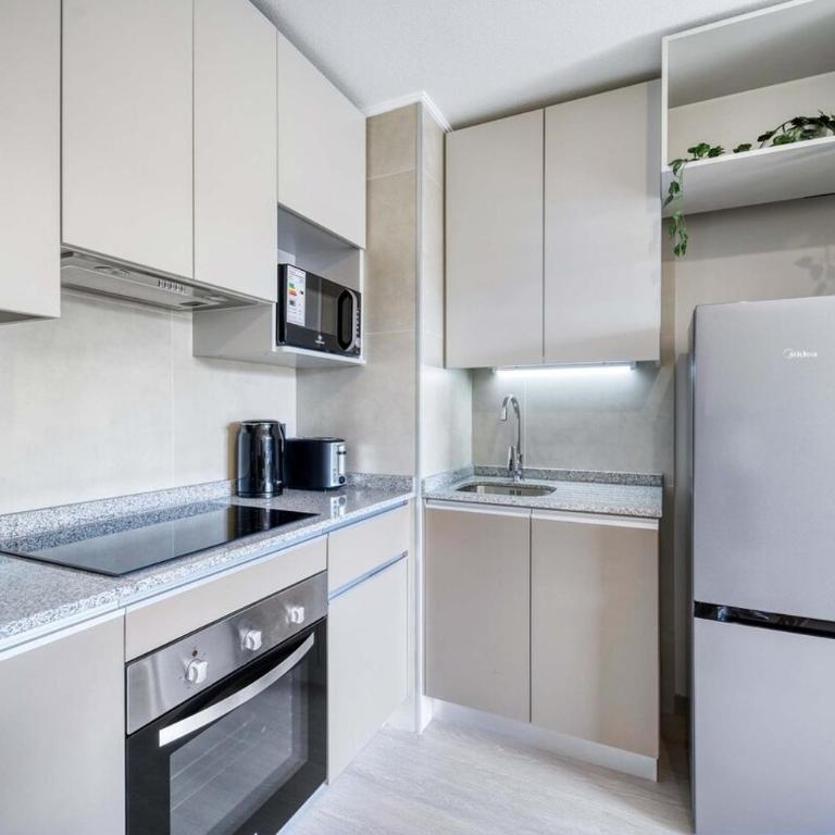 City Living- 2D with WIfi - Two-Bedroom Apartment - 5