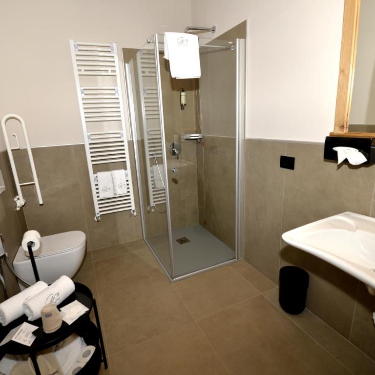 Grey Castle garnì&suite - Camera Quadrupla con Accesso Disabili - 4