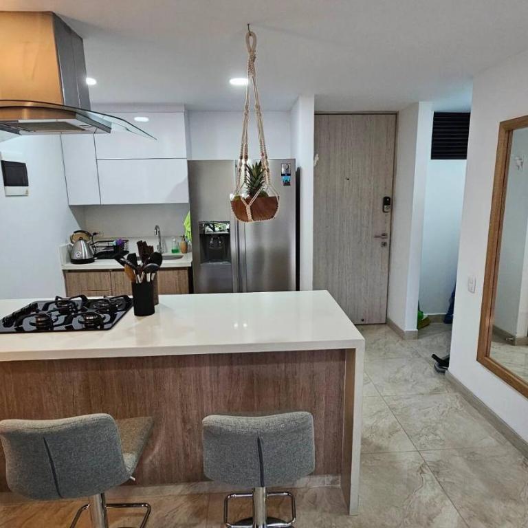 Laureles Belen Studio Balcony & Garage - One-Bedroom Apartment - 13