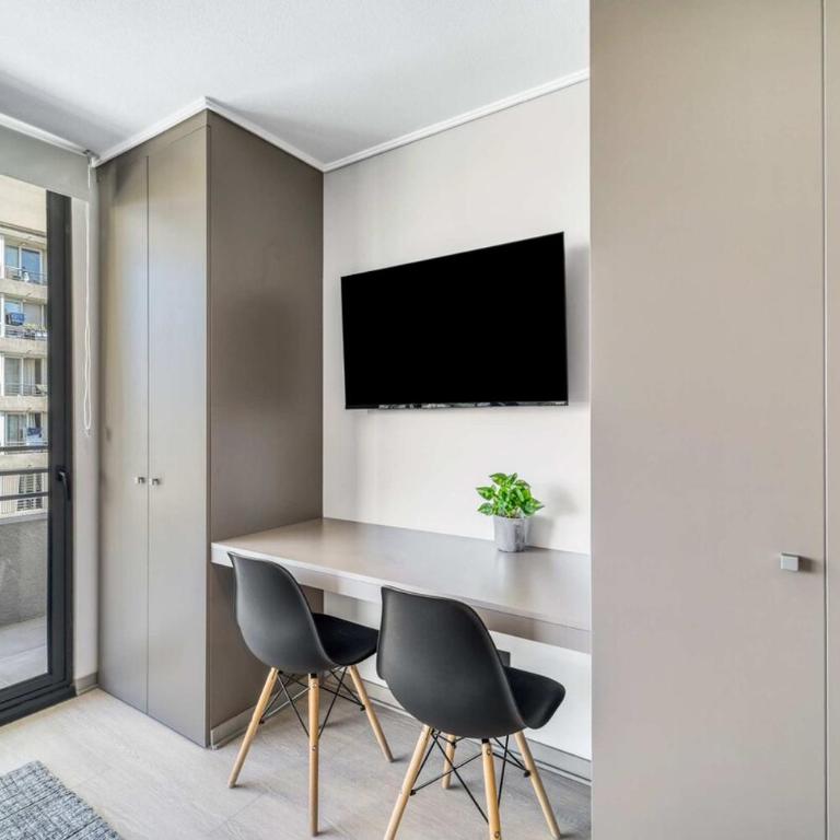 City Studio- Modern Studio with Wifi - Studio Apartment with Balcony - 3