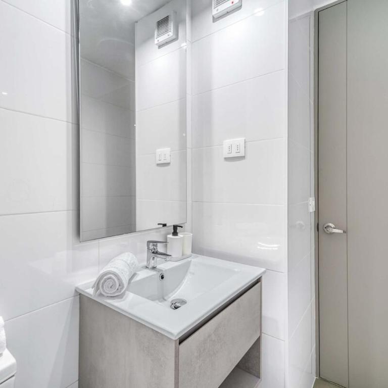 City Studio- Modern Studio with Wifi - Studio Apartment with Balcony - 6
