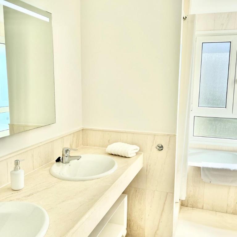 MI Capricho 700 beachfront apartment - Three bedrooms in La Cala de Mijas - Apartamento de 3 dormitorios - 41