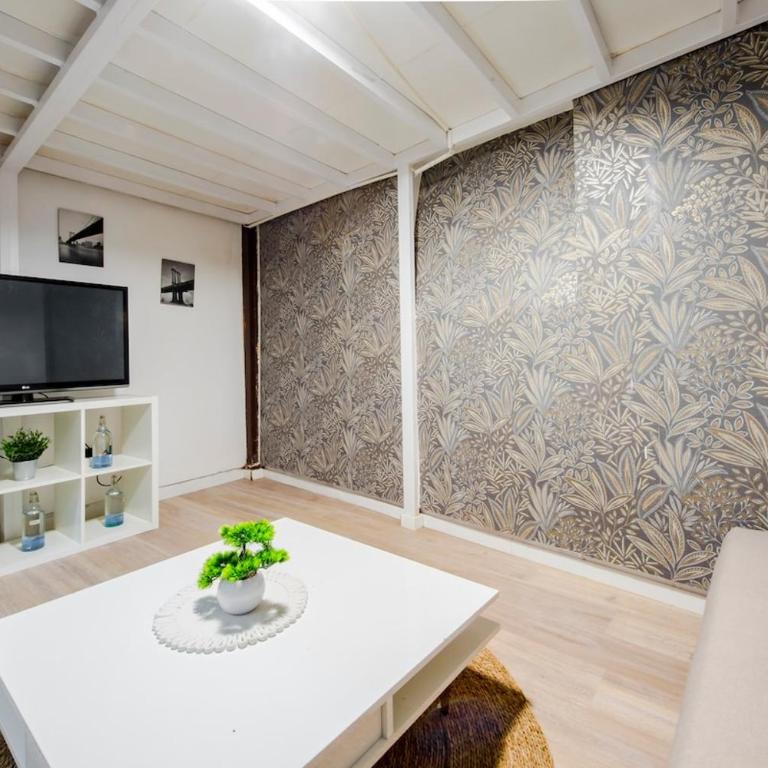 Luxury Apartment in Chamberí - One-Bedroom Apartment - 9