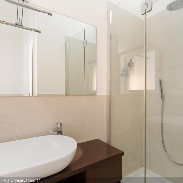Brera Apartments in San Babila - Two-Bedroom Apartment- Via Conservatorio 11 - 12