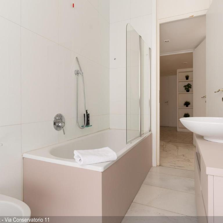 Brera Apartments in San Babila - Two-Bedroom Apartment- Via Conservatorio 11 - 8