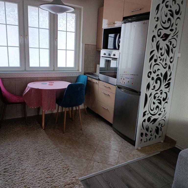 Apartments Holiday - Apartman sa 1 Spavaćom Sobom, Balkonom i Pogledom na Planinu - 17