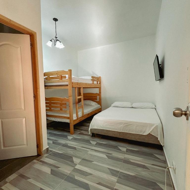Hotel campestre la contea - Classic Quadruple Room - 1