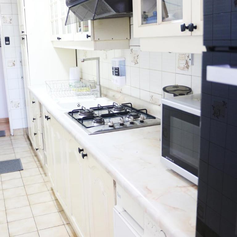 Departamento cerca de la playa y estacionamiento. - Three-Bedroom Apartment - 11