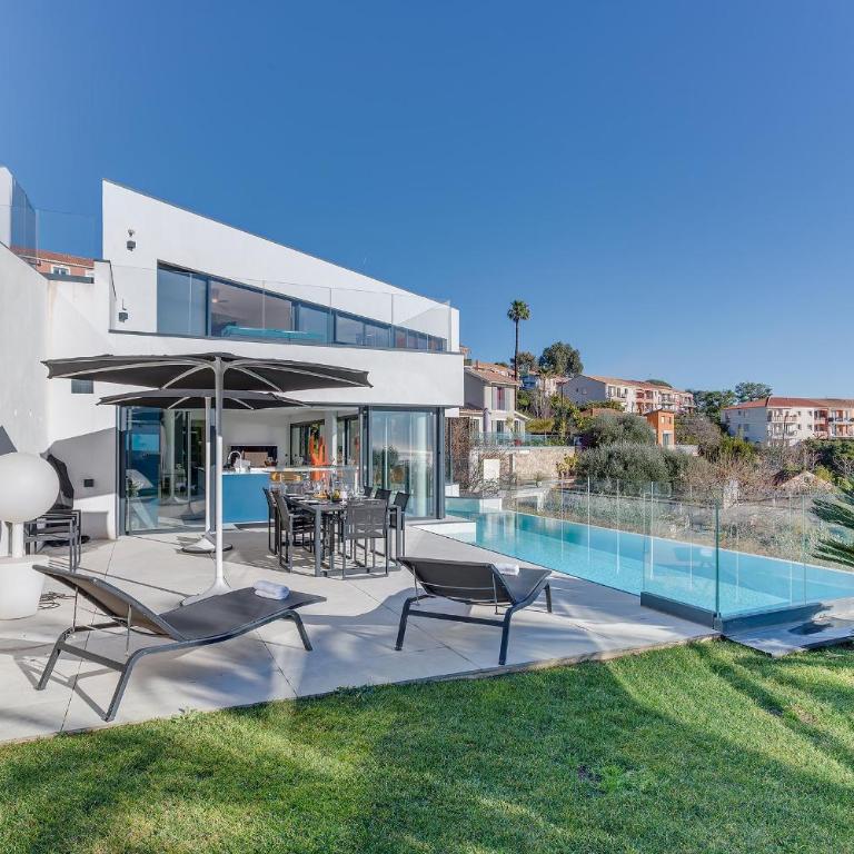 Villa Alba VI4498 by Riviera Holiday Homes - Villa Deluxe - 3