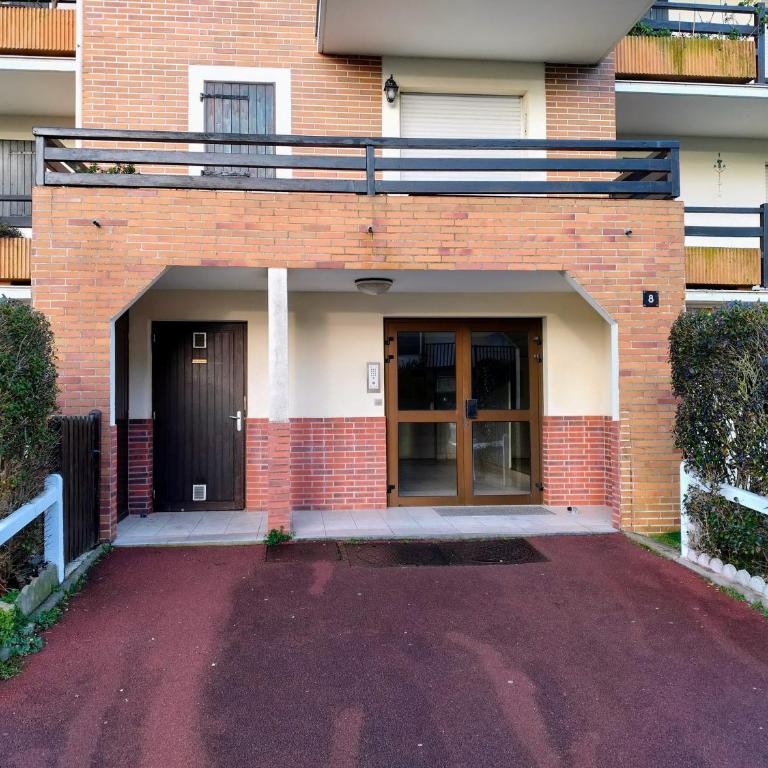 Chaleureux appartement 2 chambres, proche centre-ville et accès mer - Two-Bedroom Apartment - 30
