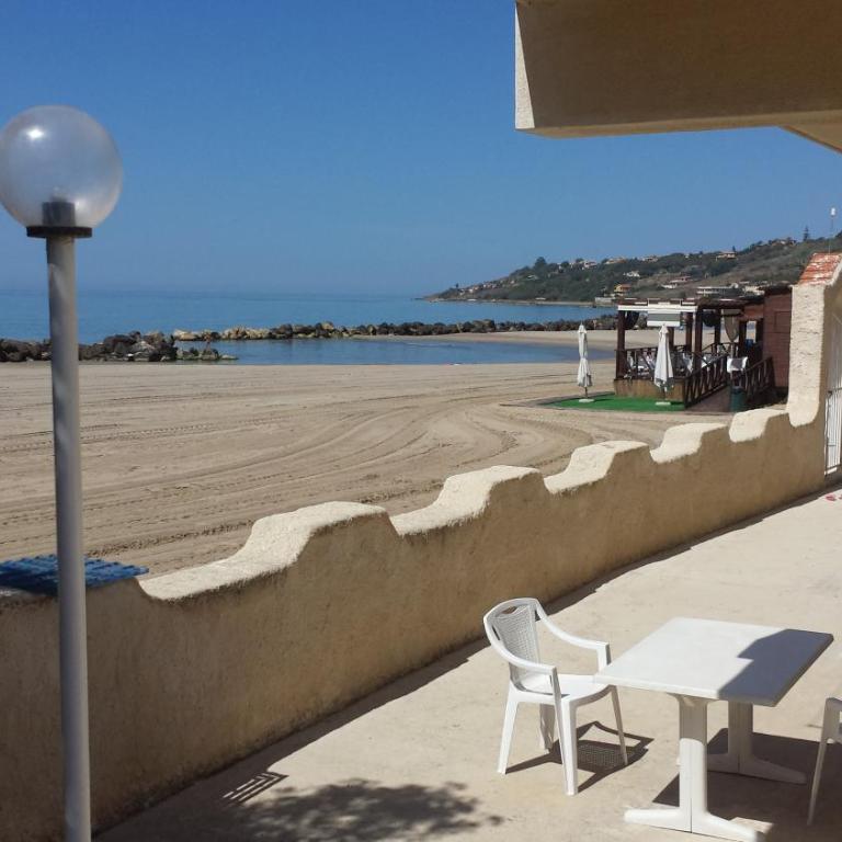 Lido Apartments - Apartment with Sea View - 1