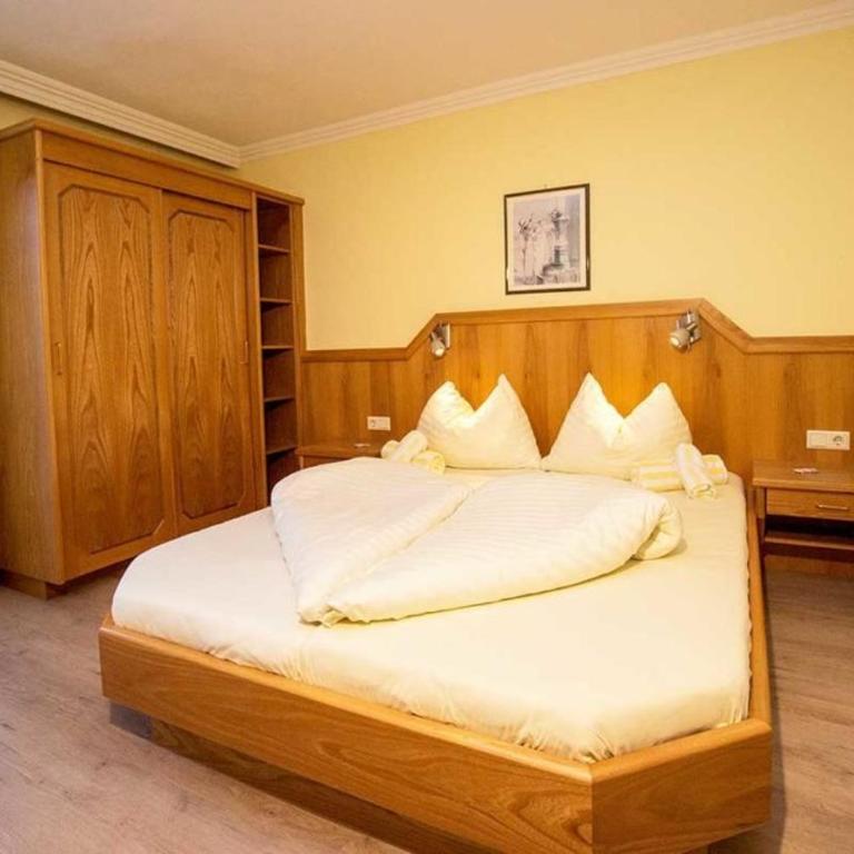 B&B Kaiserstube - Doppelzimmer mit Balkon - 1