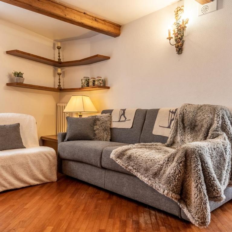 HelloCHALET Derby - Heart of Cervinia, Balcony & Lifts 1 Min Walk - Appartamento con 1 Camera da Letto e Balcone - 1