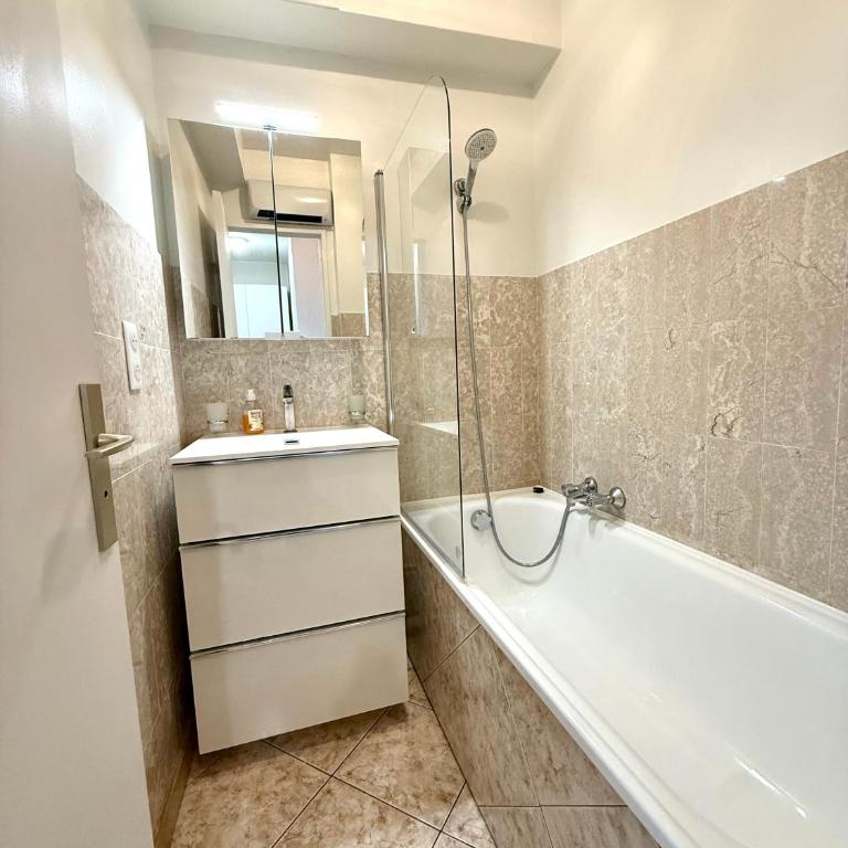 T2 avec terrasse, Gare Cannes & Croisette à pied - Appartement 1 Chambre avec Terrasse - 14