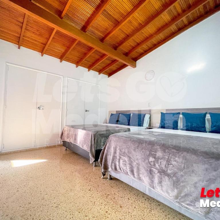 Villa con piscina privada y turco relajante meses VIE - Five-Bedroom House - 53