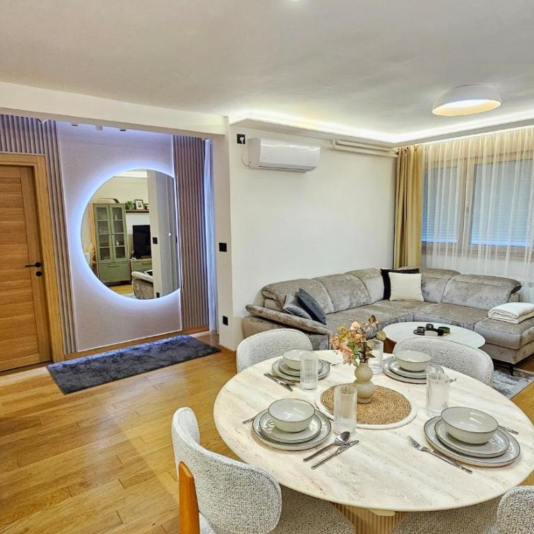 Modern apartment near the center of Novi Sad - One-Bedroom Apartment with City View - 10