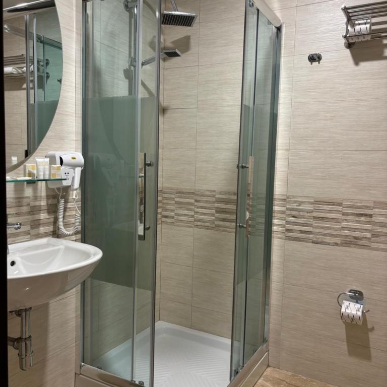 Hotel Donna Crescenza - Camera Matrimoniale Standard - 3