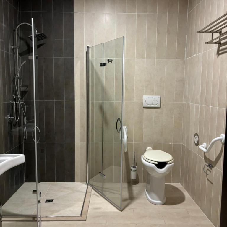 Hotel Donna Crescenza - Camera Matrimoniale con Accesso Disabili - 4