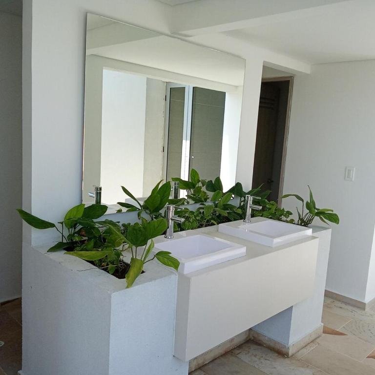 Cielo Mar LaBoquilla Blue sea beach Cartagena - Three-Bedroom Apartment - 59
