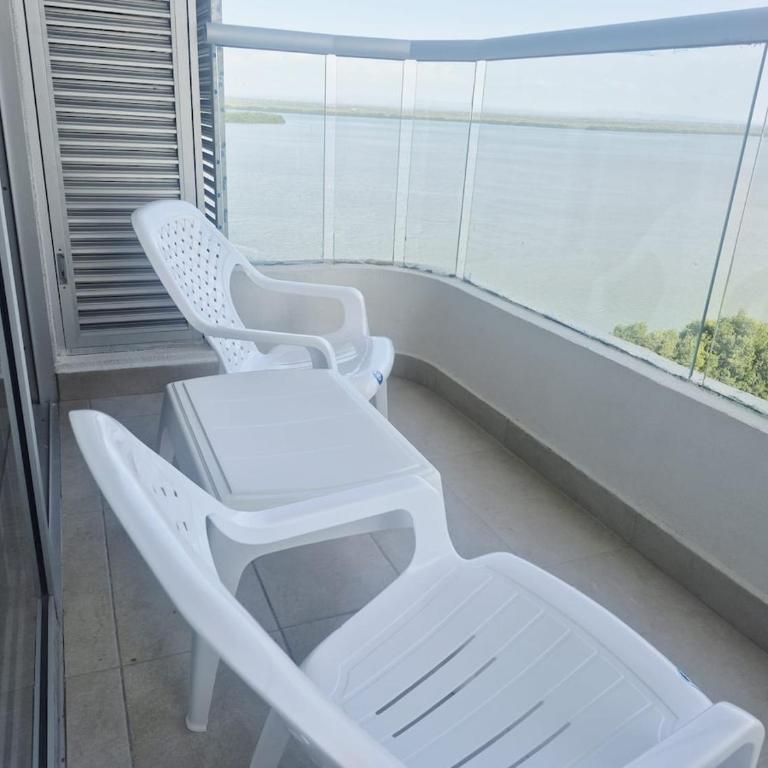 Cielo Mar LaBoquilla Blue sea beach Cartagena - Three-Bedroom Apartment - 86