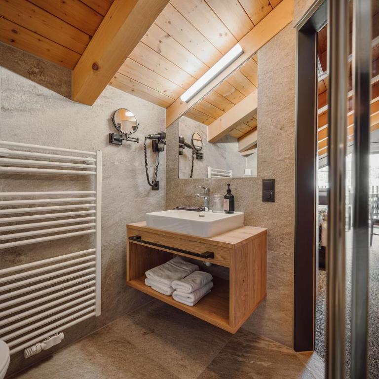 Hotel loj - our kind of place - Camera Matrimoniale Piccola - 1
